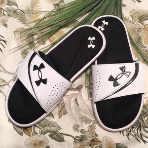 Under Armour Slides. Size 7